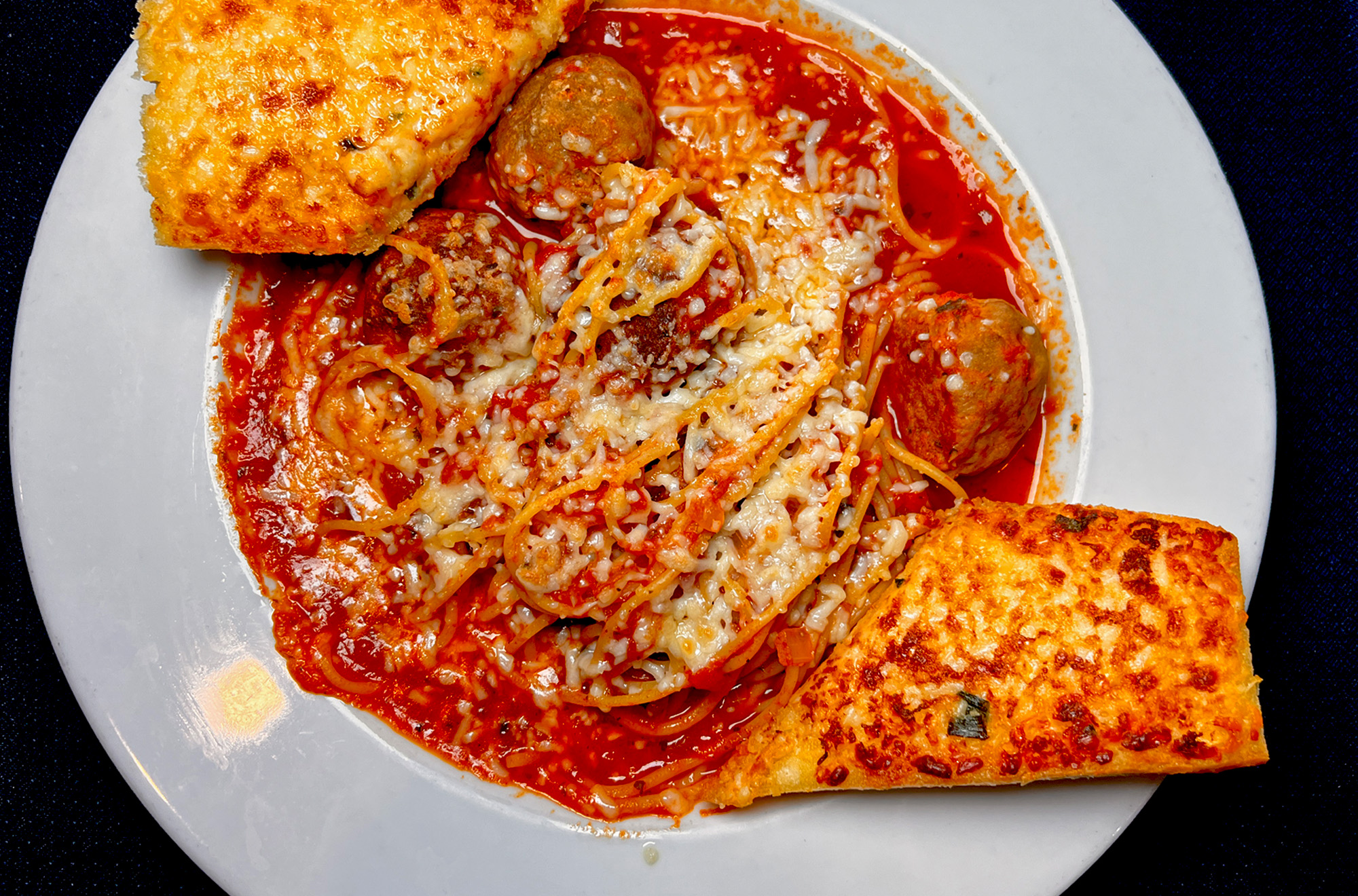 Spagetti-Meatballs-Garlicbread